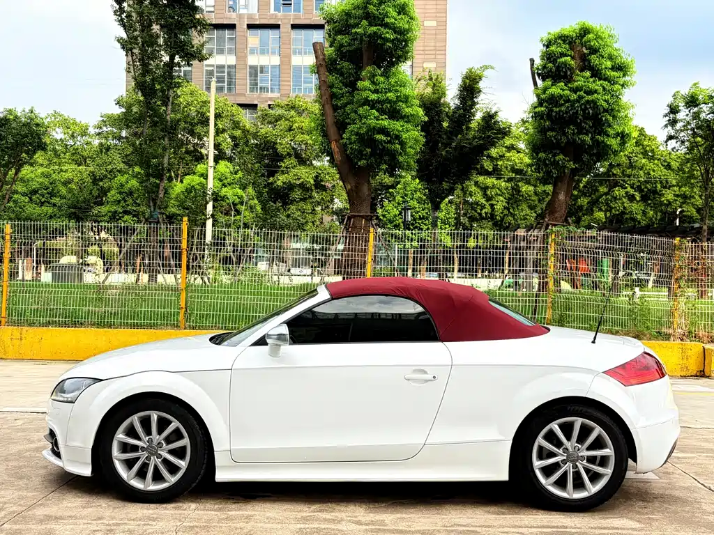 Audi TT 2014 — фото 9