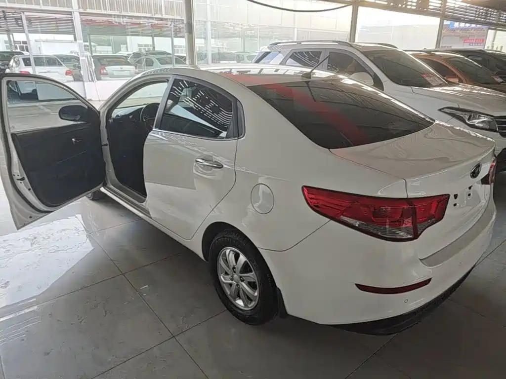Kia K2 2015