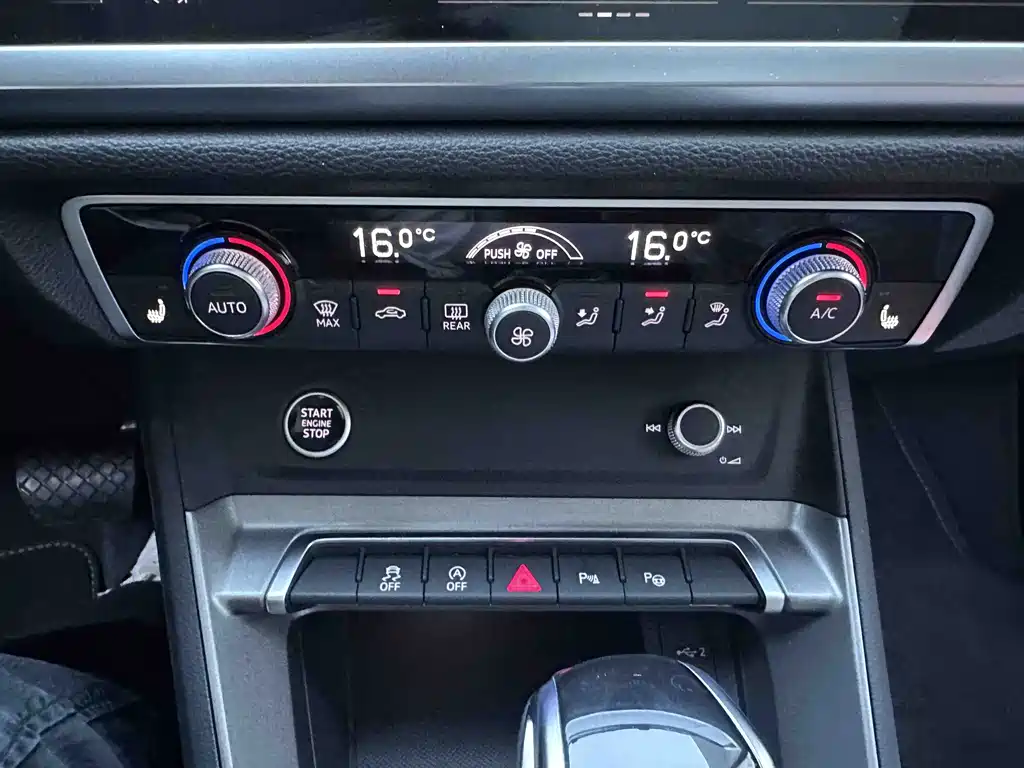 Audi Q3 2023 — фото 14