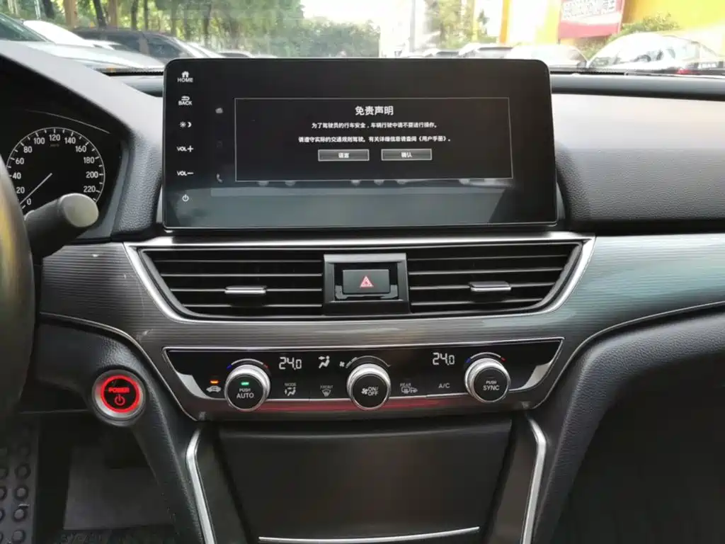 Honda Accord 2022 — фото 13