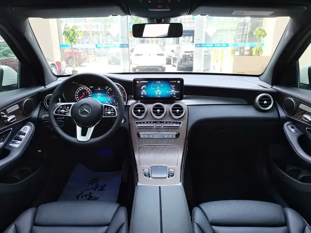 Mercedes-Benz GLC 2020 — фото 12