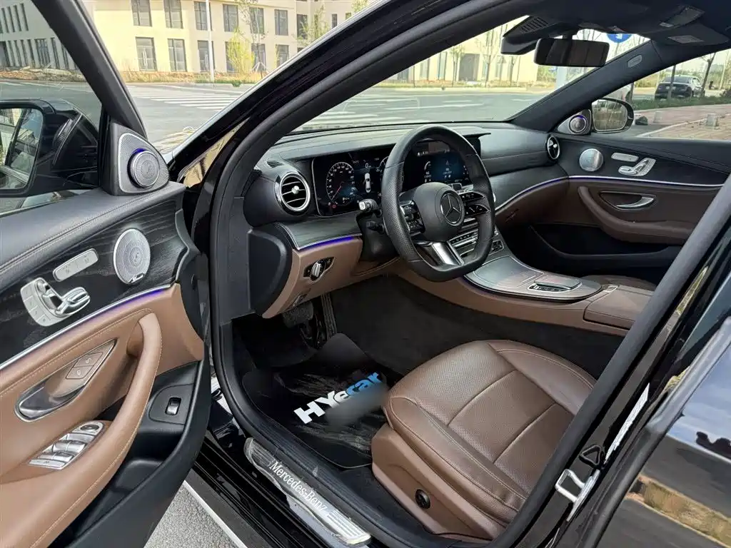Mercedes-Benz E-Class 2020 — фото 16
