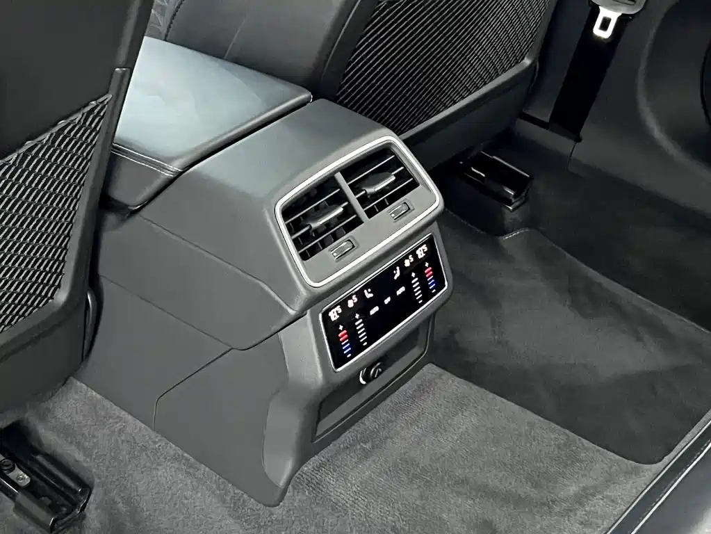 Audi A6L 2022 — фото 17