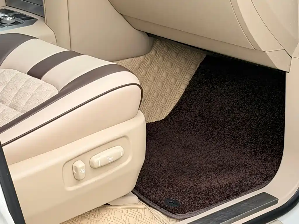 Toyota Land Cruiser 2019 — фото 11