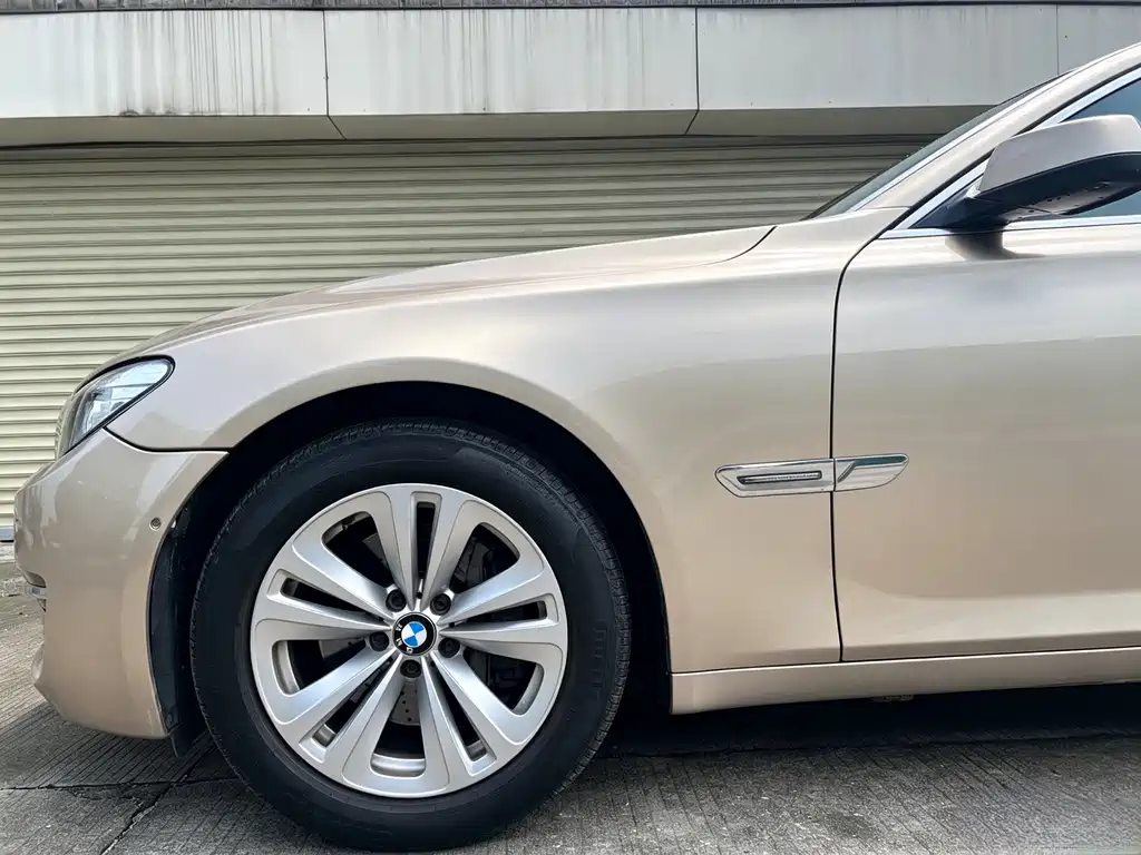 BMW 7 Series 2012 — фото 17