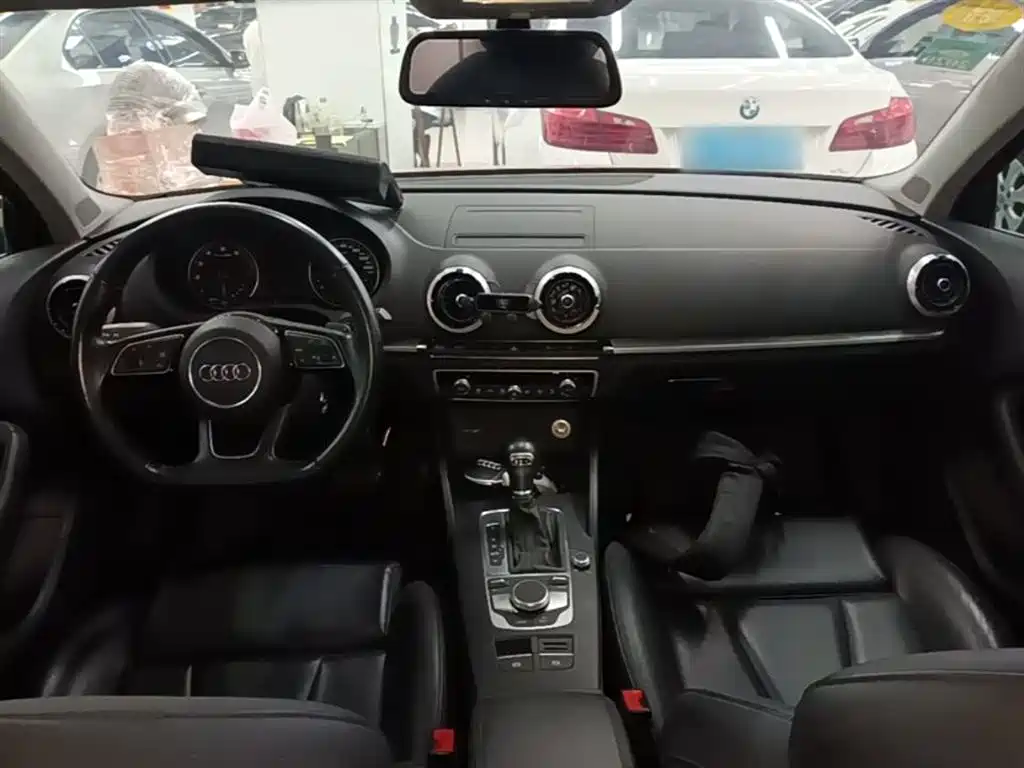Audi A3 2018 — фото 10