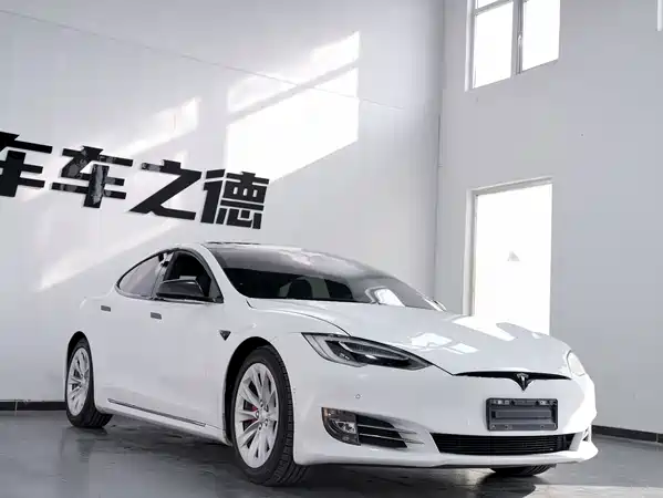 Tesla Model S 2016