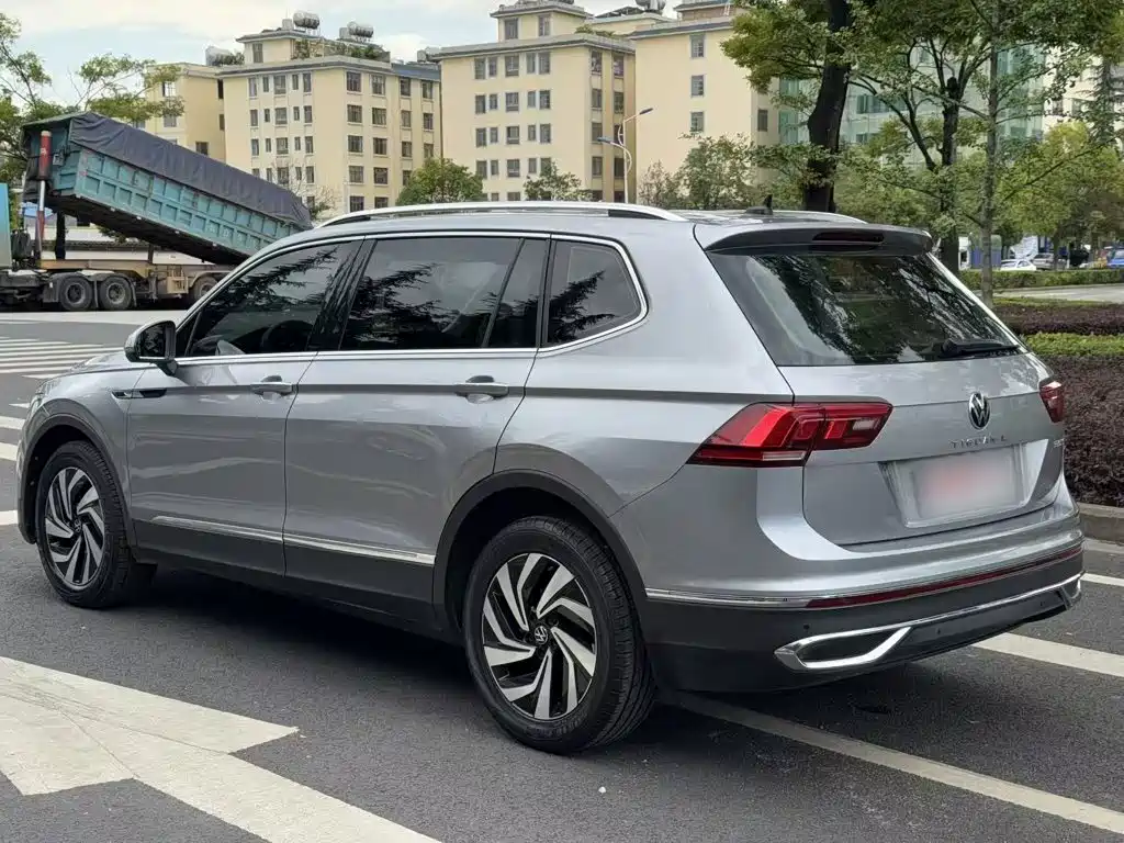 Volkswagen Tiguan L 2022 — фото 7