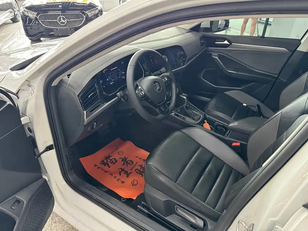 Volkswagen Sagitar 2022