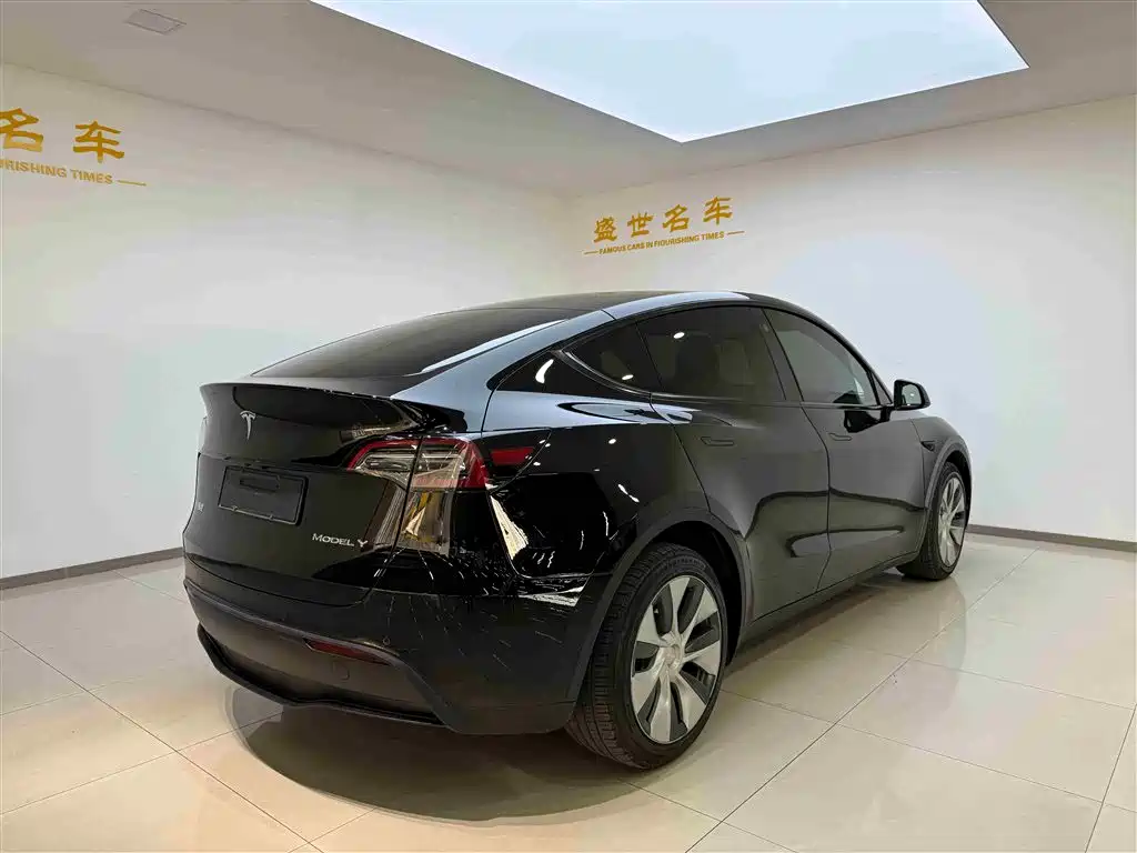 Tesla Model Y 2022 — фото 16
