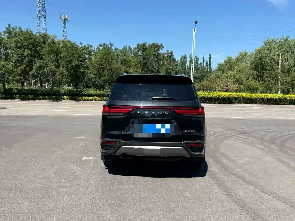 Lexus LX 2025