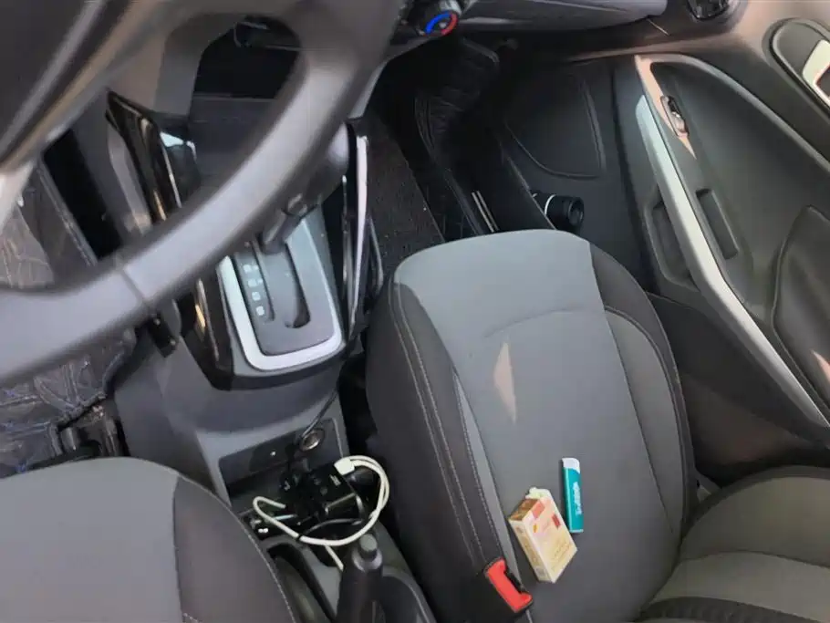 Ford Ecosport 2017 — фото 16