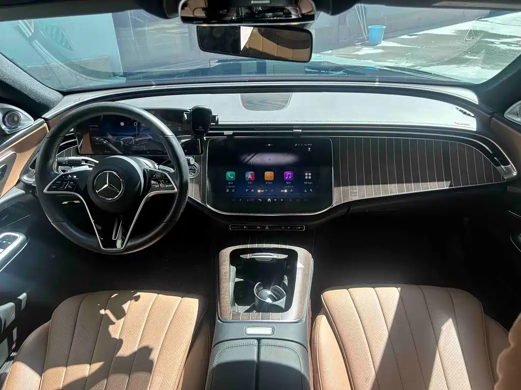 Mercedes-Benz E-Class 2024