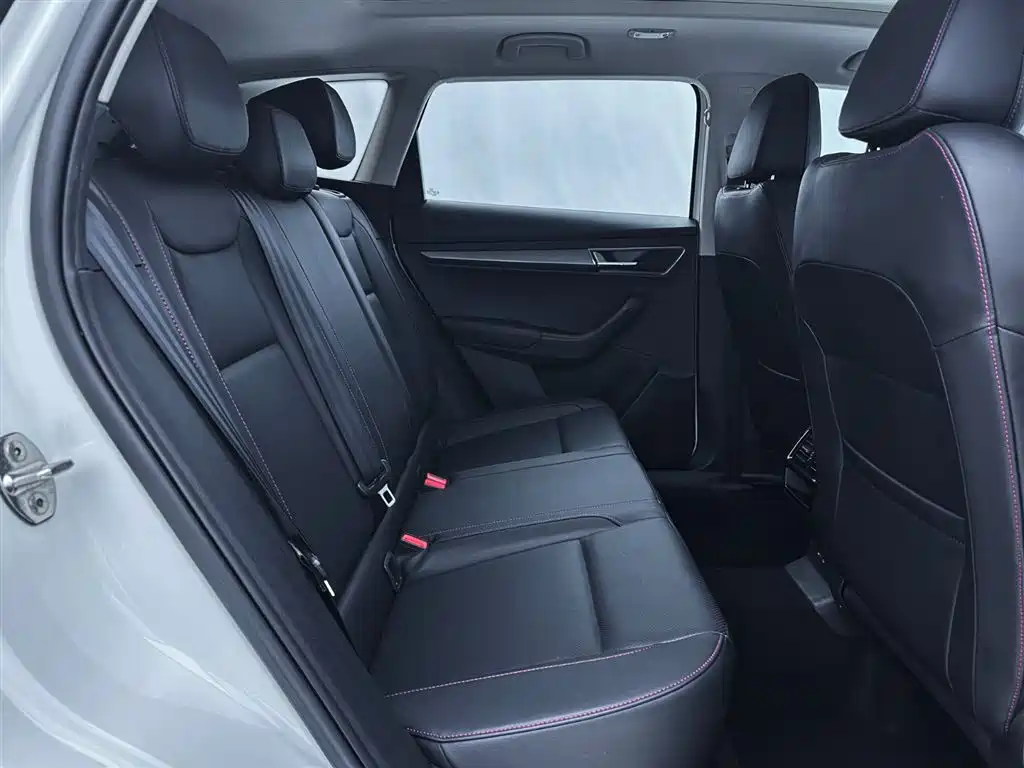 Skoda Karoq 2024 — фото 14