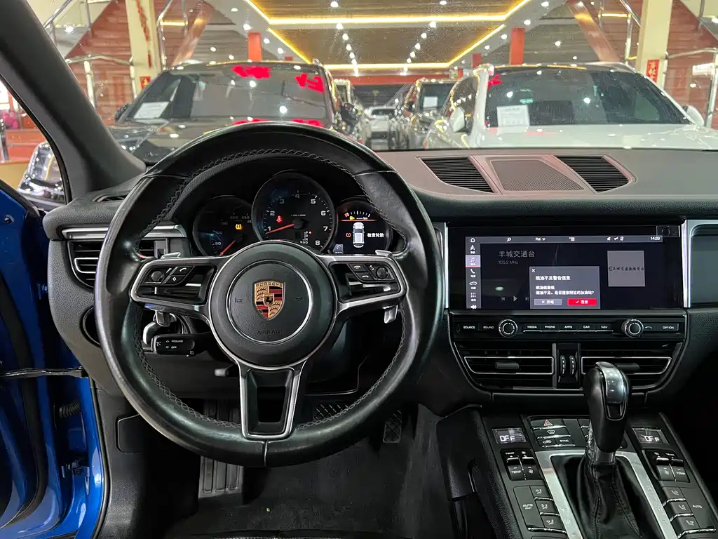 Porsche Macan 2019 — фото 9