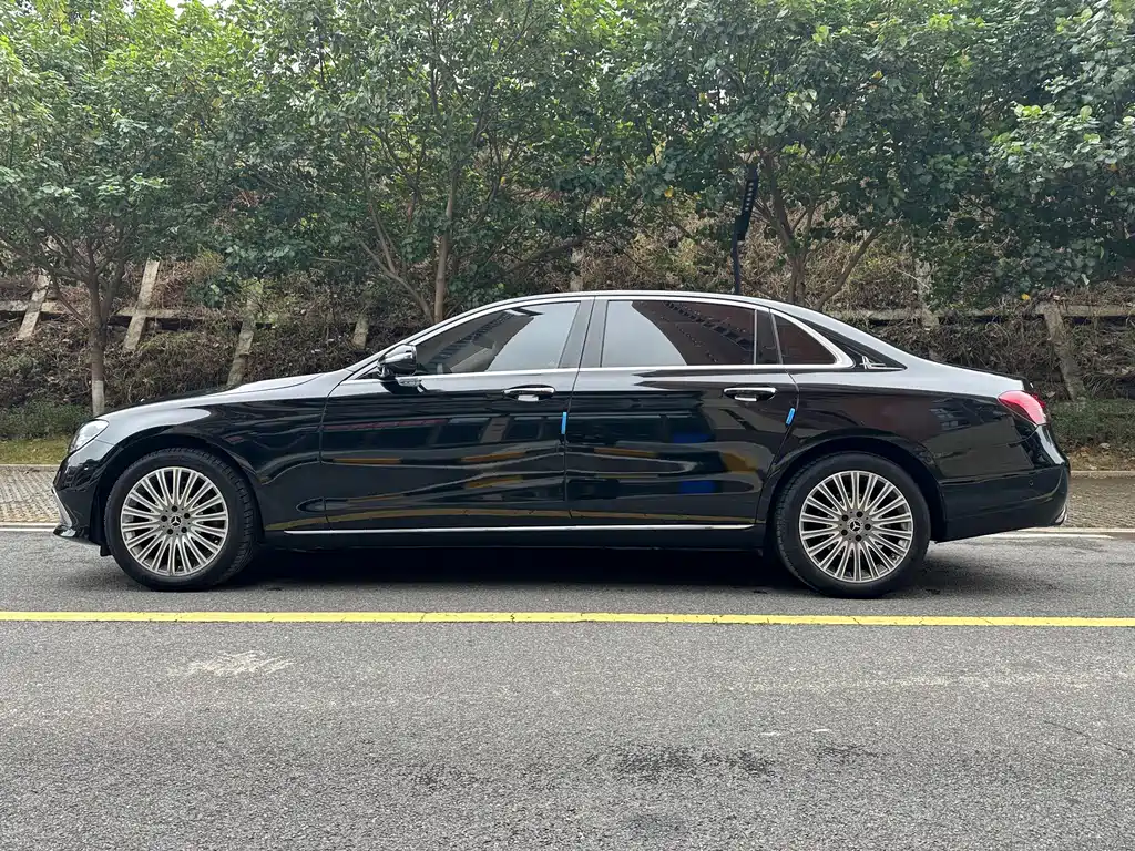 Mercedes-Benz E-Class 2023 — фото 7
