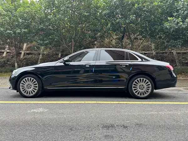 Mercedes-Benz E-Class 2023