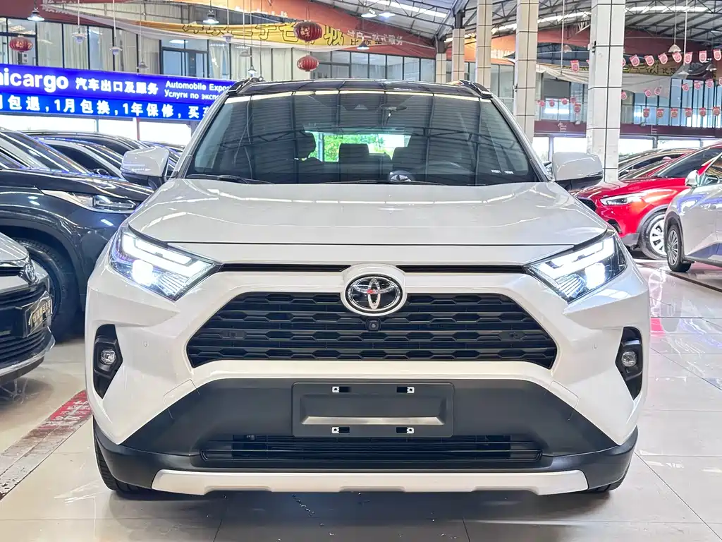 Toyota RAV4 2023 — фото 2