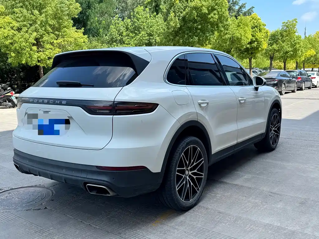 Porsche Cayenne 2018 — фото 10
