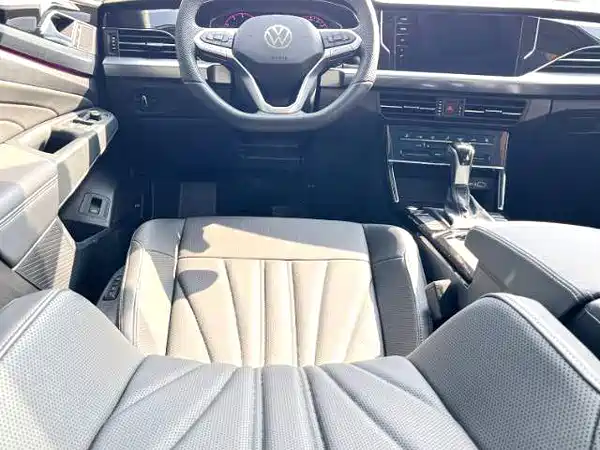 Volkswagen Passat 2024