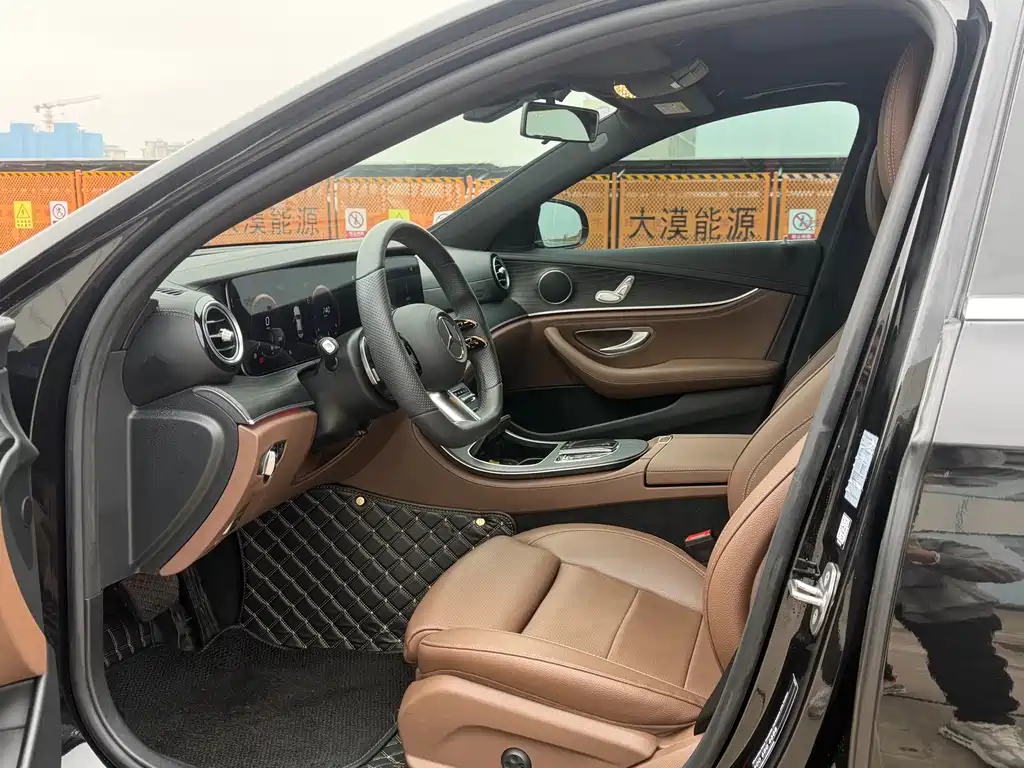 Mercedes-Benz E-Class 2022 — фото 11