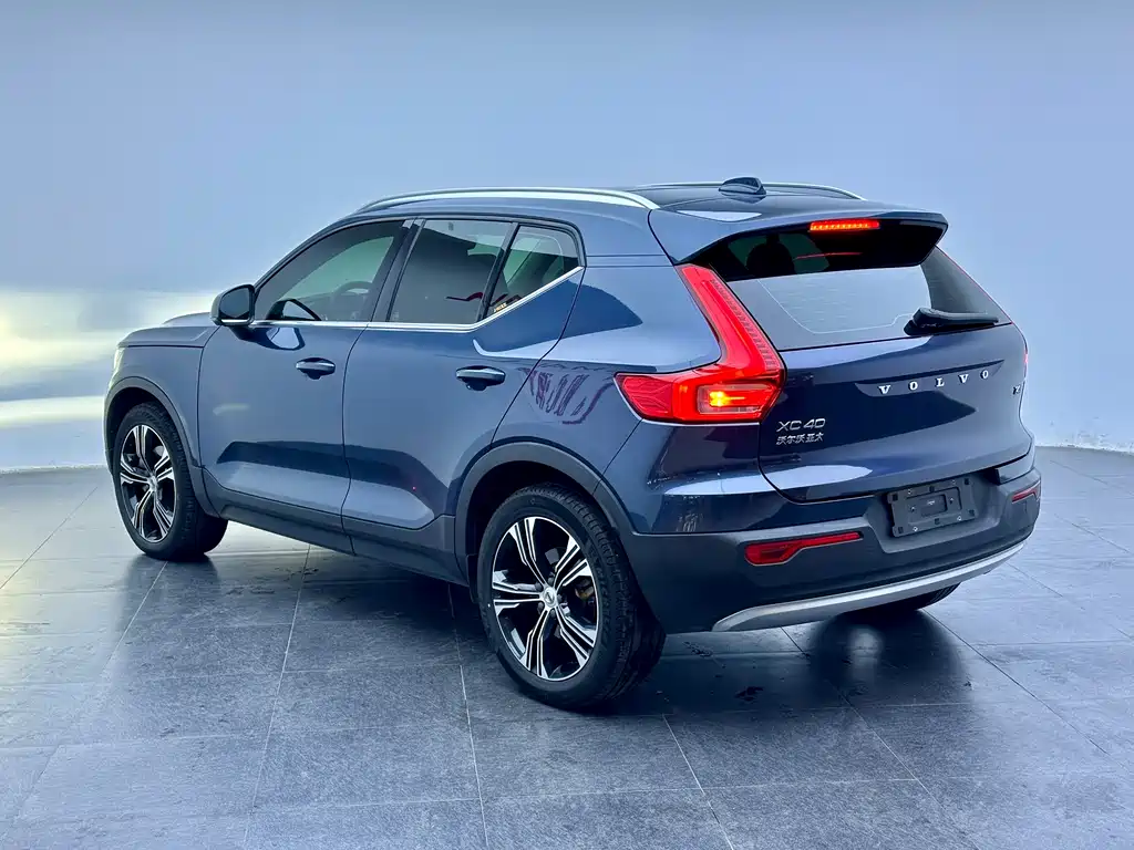 Volvo XC40 2021 — фото 16