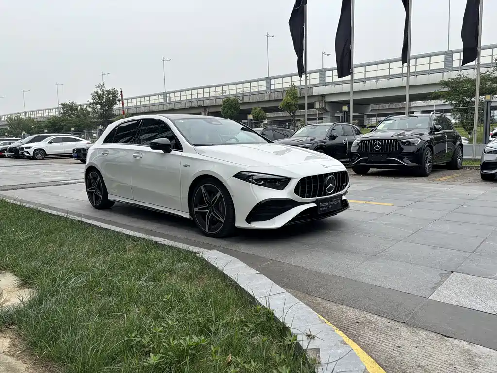 Mercedes-Benz A-Class AMG 2025 — фото 3