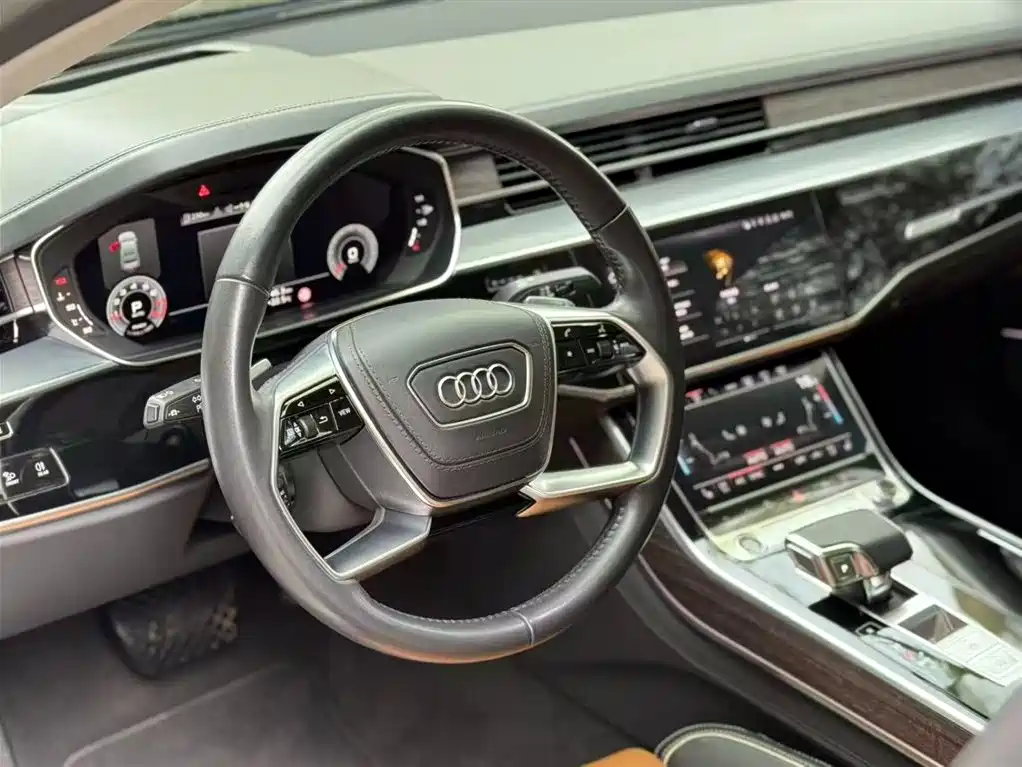 Audi A8 2022 — фото 8
