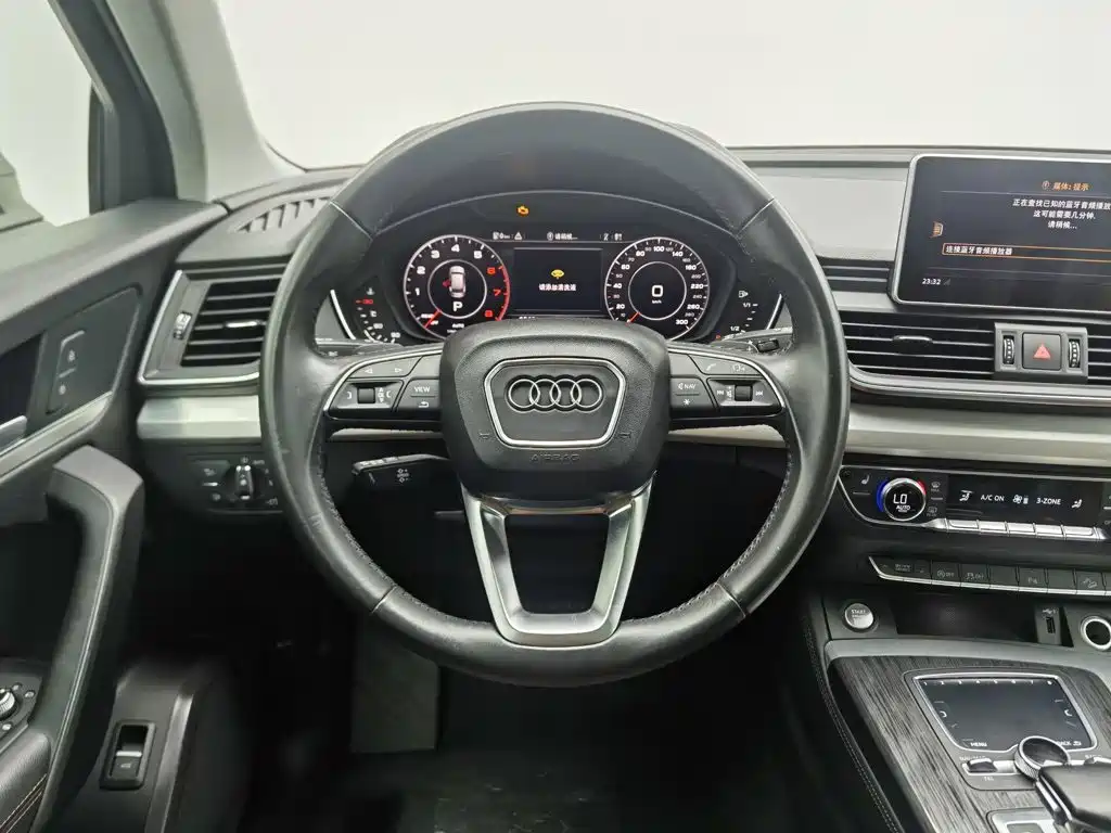 Audi Q5L 2020 — фото 11