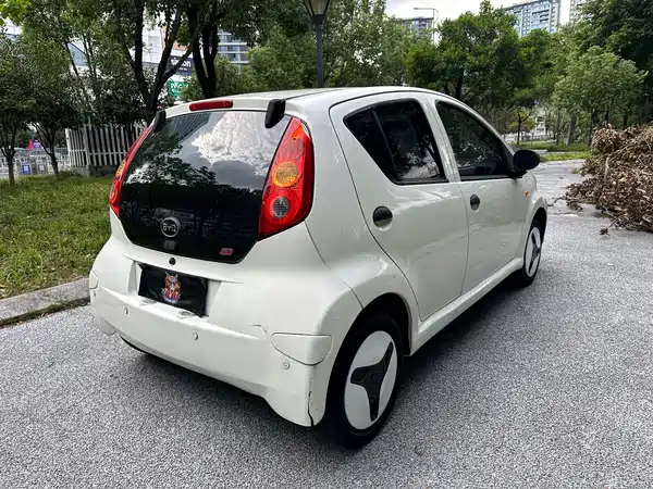 BYD F0 2016