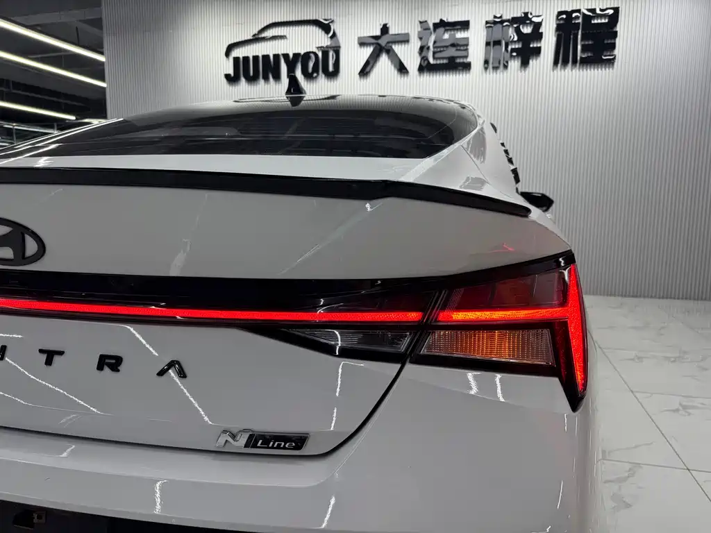 Hyundai Elantra 2023 — фото 21