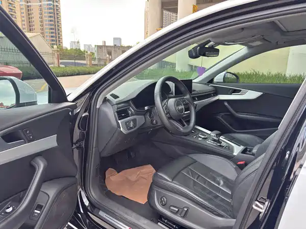 Audi A4L 2019