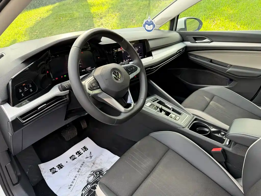 Volkswagen Golf 2023