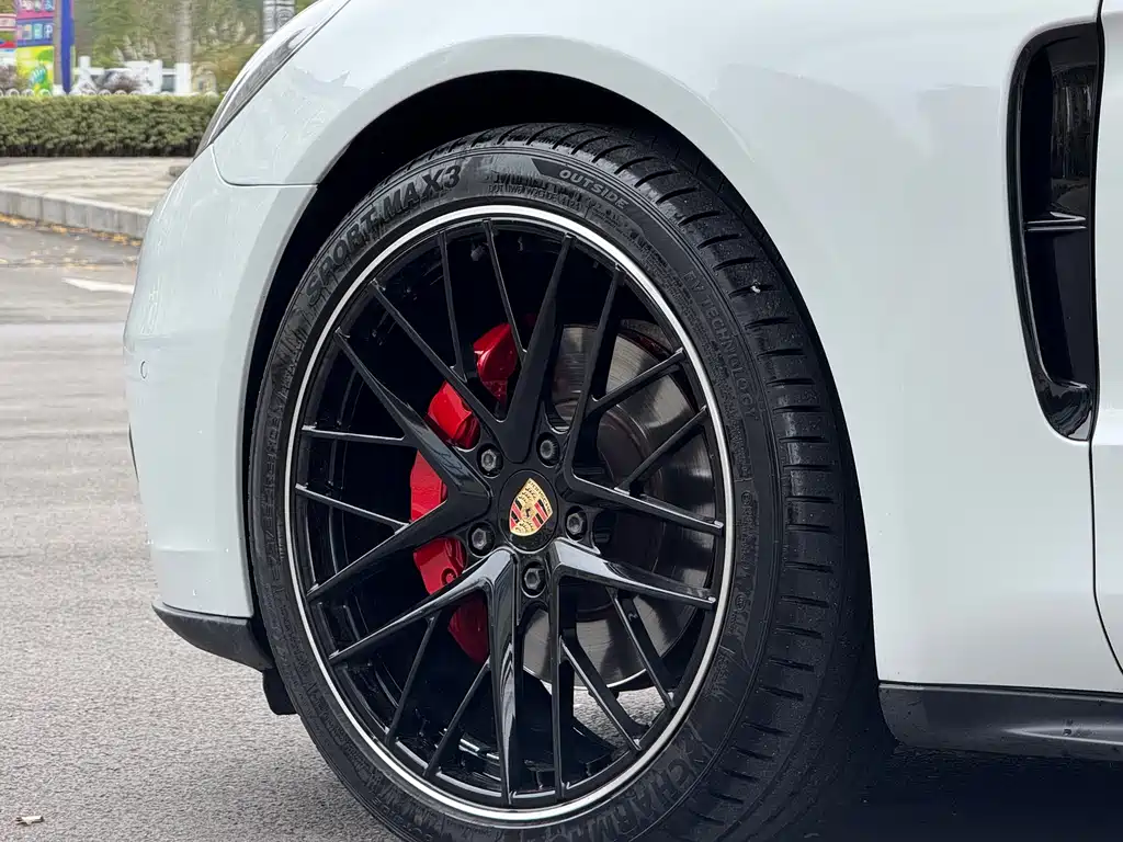 Porsche Panamera 2018 — фото 9