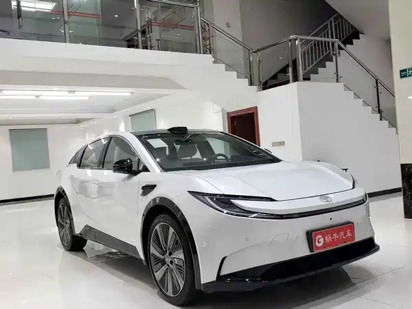 Toyota bZ5 2026