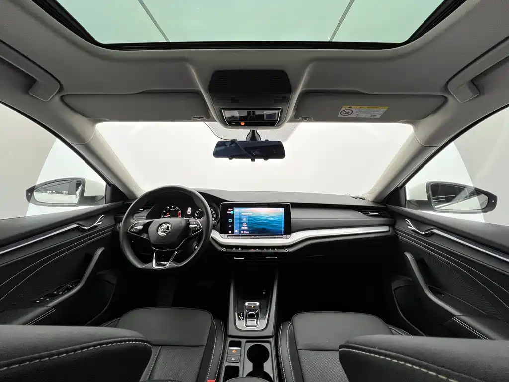Skoda Octavia 2021 — фото 11