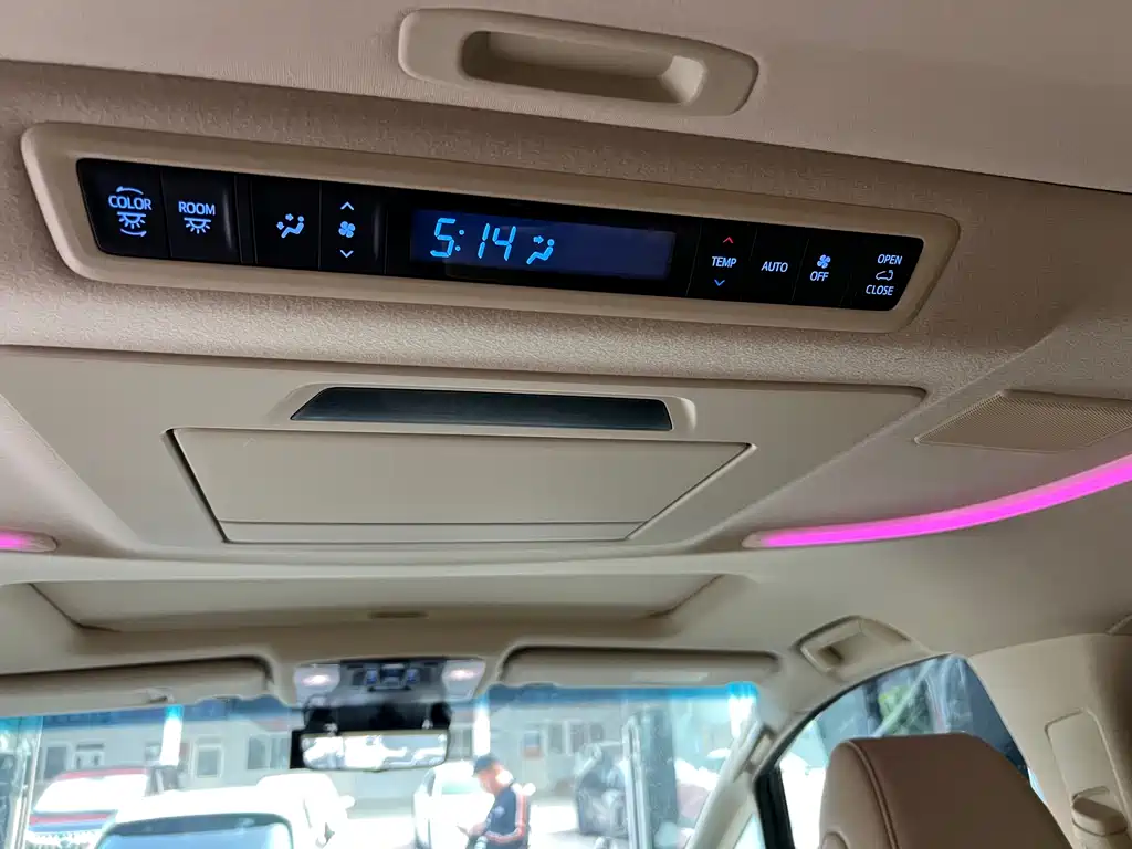Toyota Alphard 2021 — фото 12