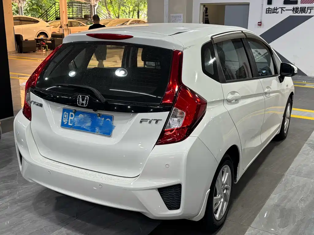 Honda Fit 2015 — фото 9