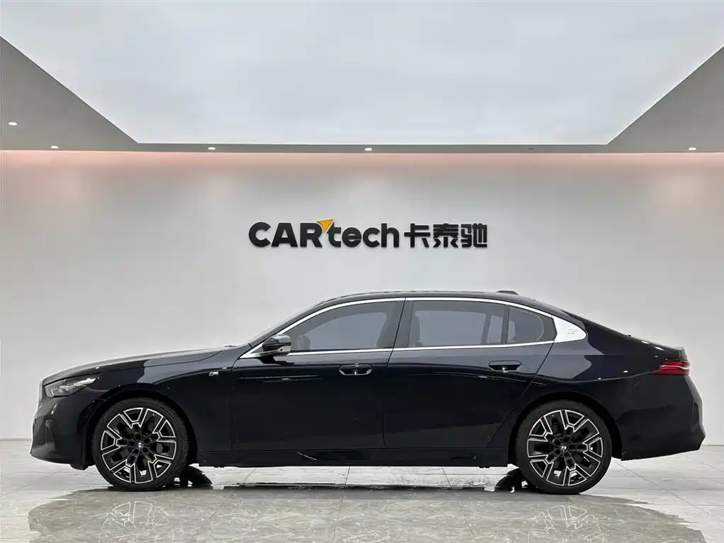 BMW 5 Series 2024