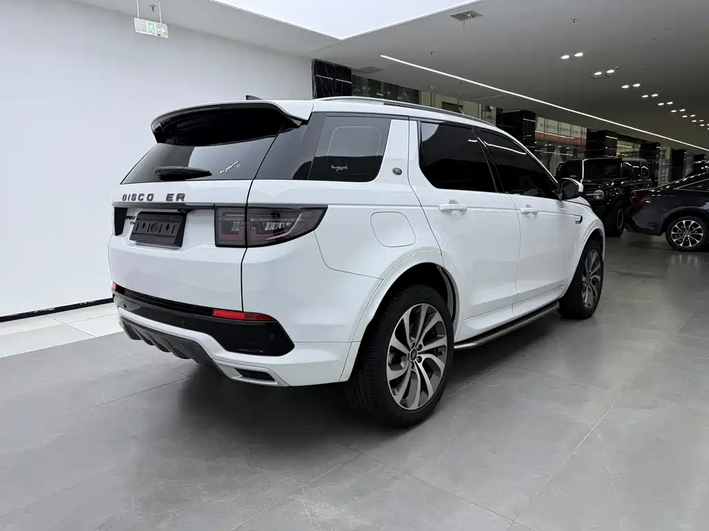 Land Rover Discovery Sport 2023 — фото 3