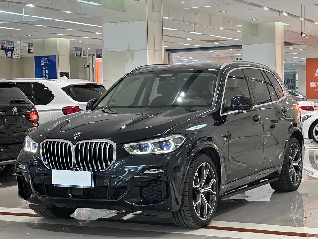 BMW X5 2021 — фото 1