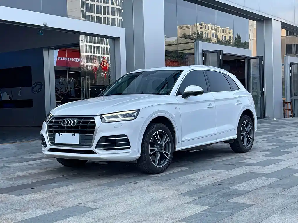 Audi Q5L 2019 — фото 21