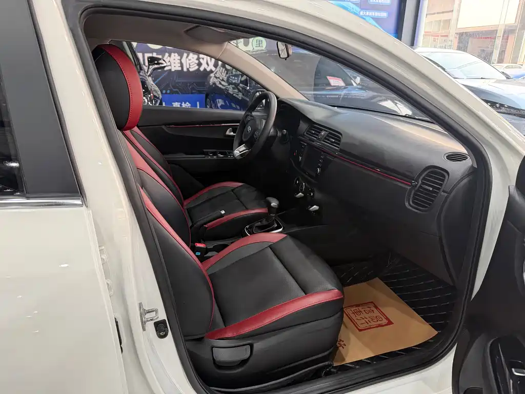 Kia KX Cross 2018 — фото 11