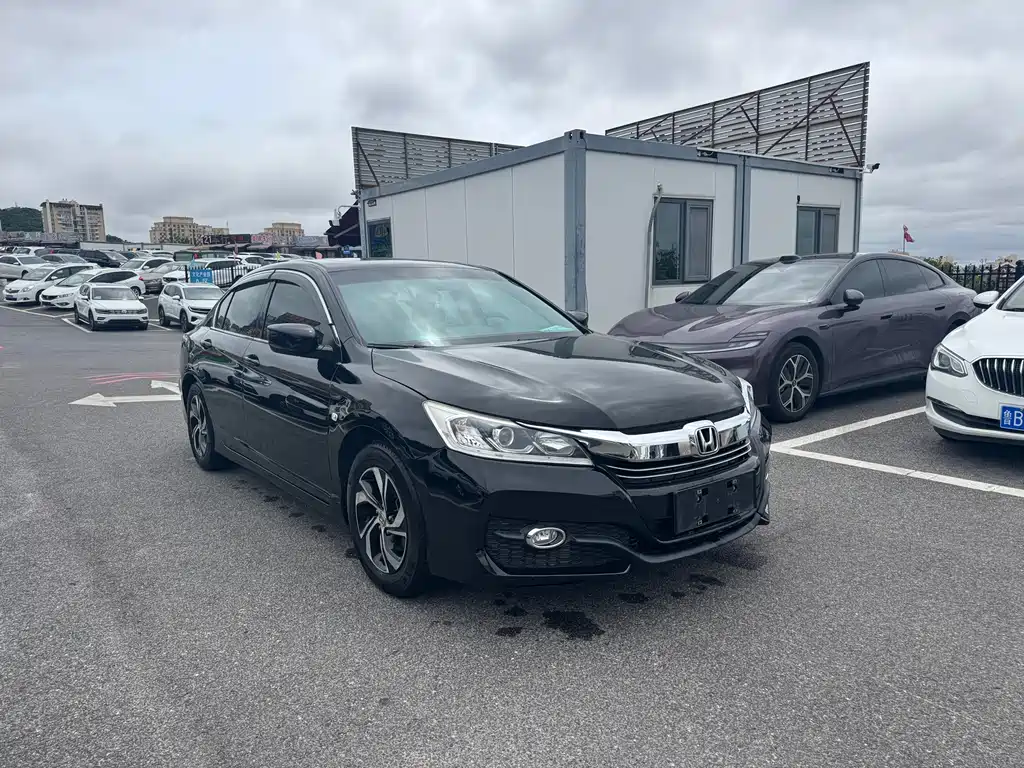 Honda Accord 2017 — фото 3