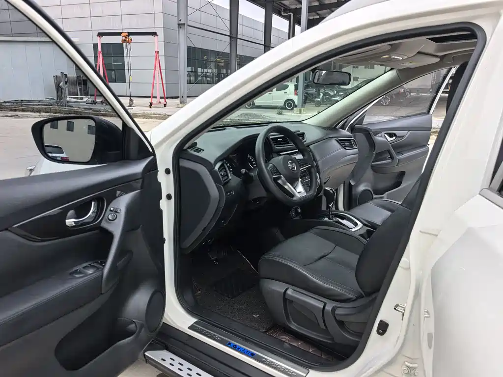 Nissan X-Trail 2018 — фото 12