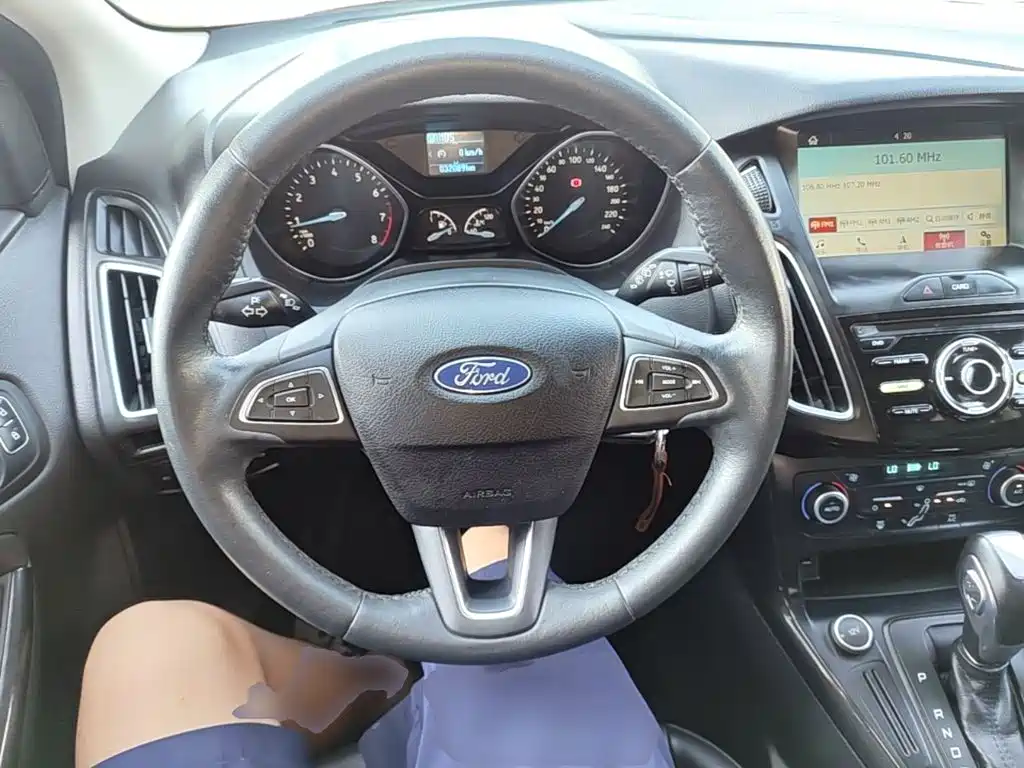 Ford Focus 2017 — фото 11
