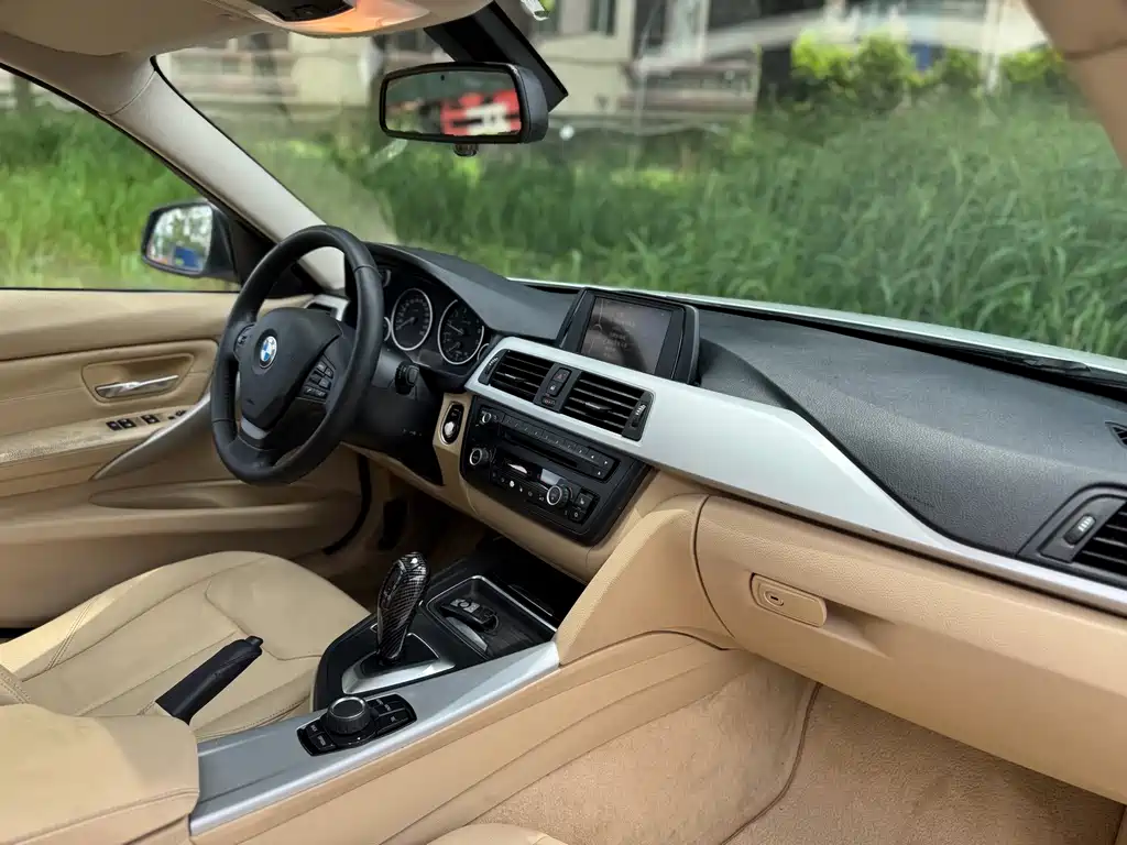 BMW 3 Series 2012 — фото 10