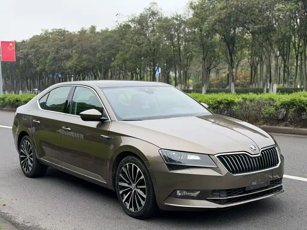 Skoda Superb 2016 — фото 3