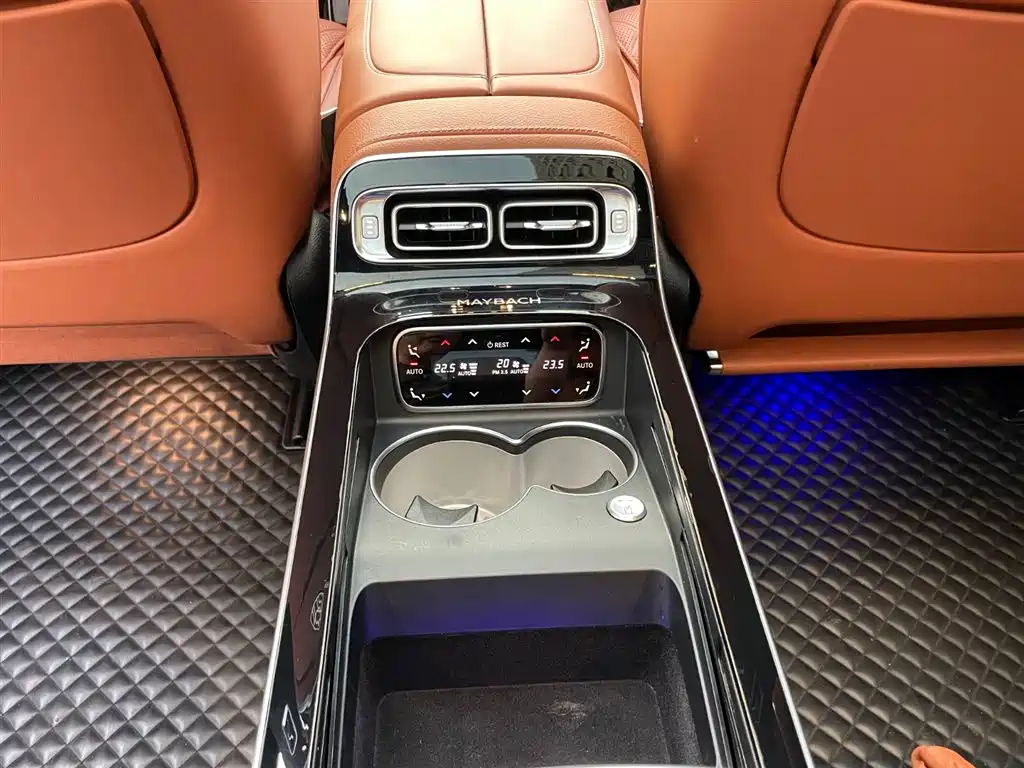 Mercedes-Benz Maybach S-Class 2022 — фото 17