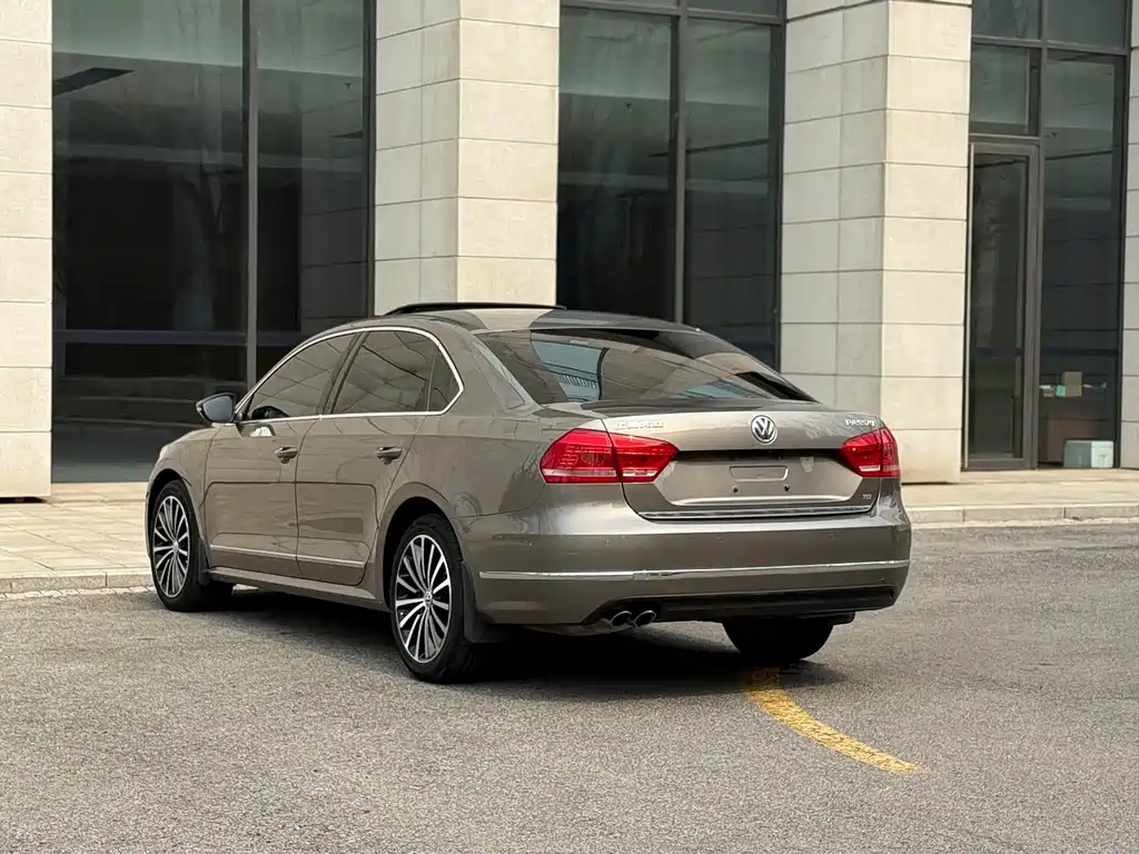 Volkswagen Passat 2015 — фото 19